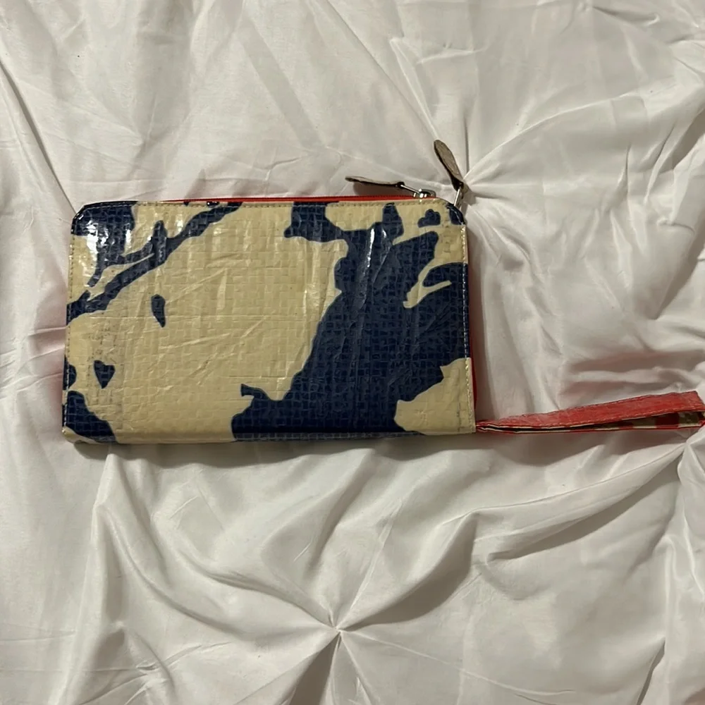 Malia recycled bag wristlet